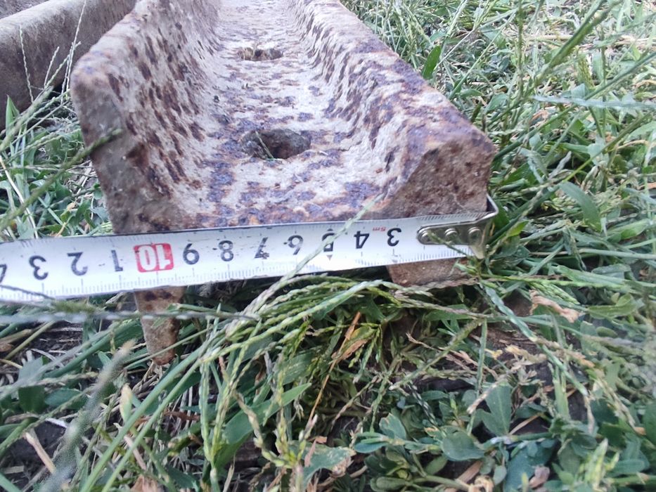 Продам рельс два шт. длиной 2,35 м