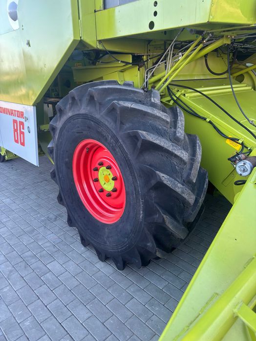 Комбайн Claas Dominator 86