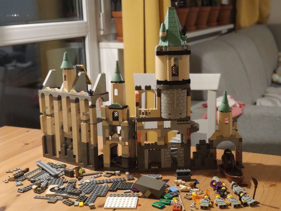 LEGO Harry Potter 4709 z 2001 roku Zamek Hogwartu