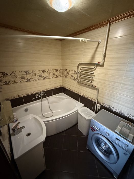 Продам 5 кімнатну квартиру в центрі район 5 школи