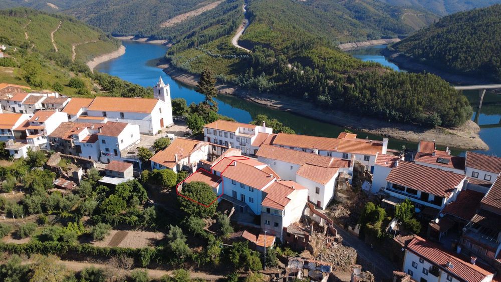 Unique, Move-In-Ready Home in Central Portugal / Uma Casa Única e Pronta a Habitar no Centro de Portugal