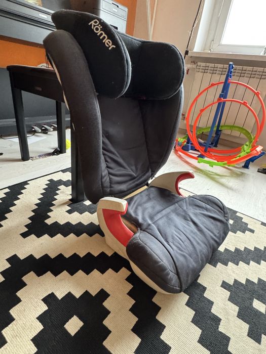 Автокрісло Britax Romer 2, для дітей від 15 до 36 кг