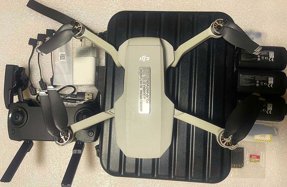 Dron dji mini se 1 generacji, niczym nowy.