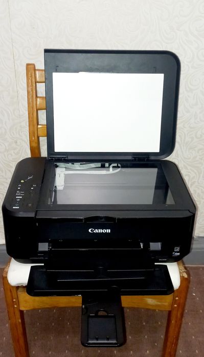 Принтер Canon 30365 wlan 3в 1 WI-FI