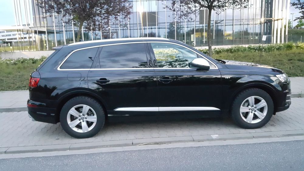 Audi Q7 Auto niemal jak nowe, pierwszy właściciel.