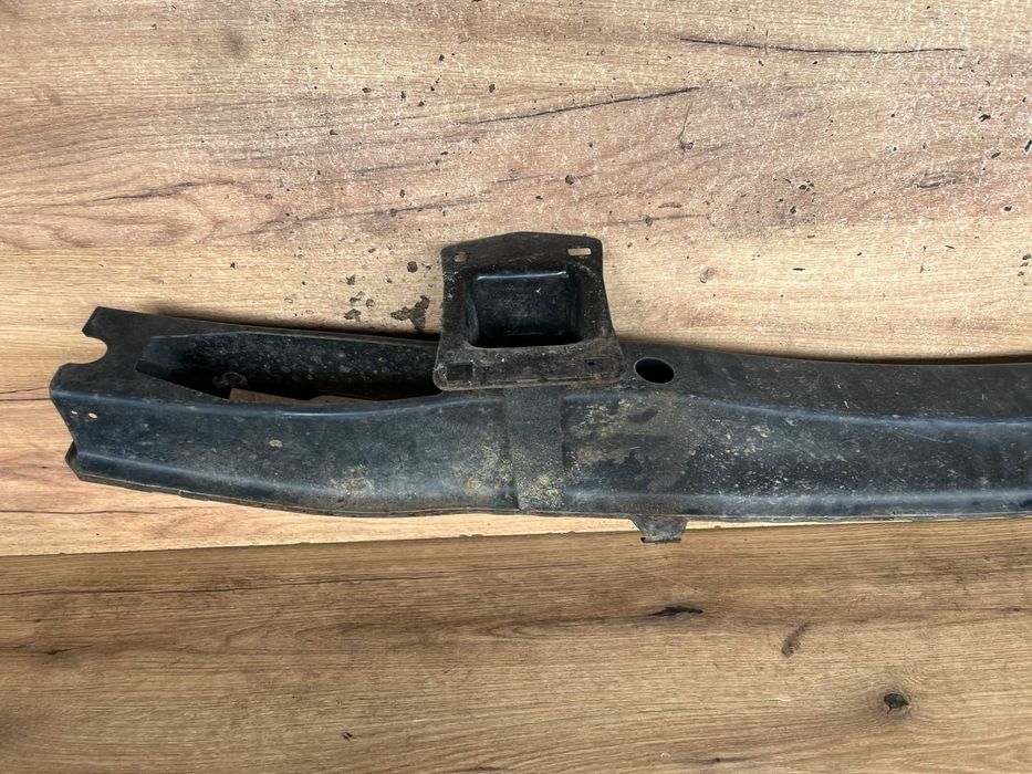 Belka zderzaka przedniego Land Rover Vogue