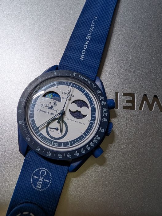 Swatch x omaga Snoopy mission to earthphase