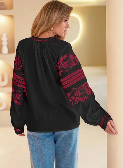 Блуза в стилі вишиванки