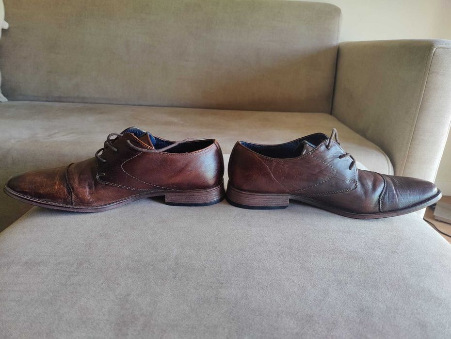 Sapatos Bugatti tam. 43 em excelente estado