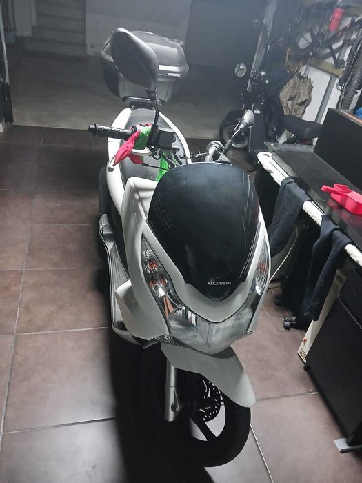 Honda PCX 125 (2011) | Com Mala Top Case GIVI