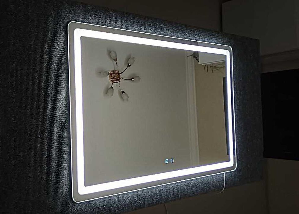 Дзеркало з LED підсвіткою в ванну кімнату та передпокій в рамці купити