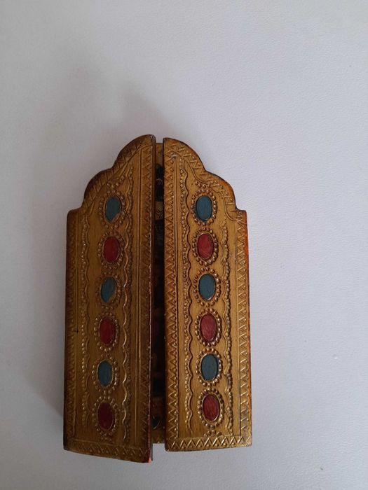 Peça  Decorativa  ( Muito antiga )