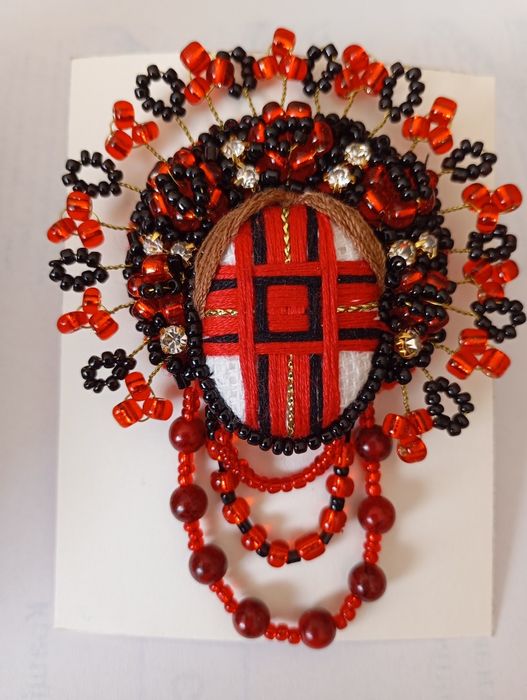 Брошка-Мотанка .