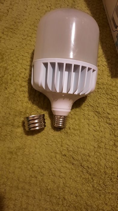 Продам светодиодную лампу