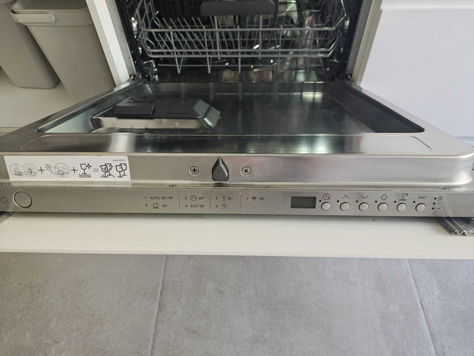 Maquina de lavar loica integrada IKEA como novo