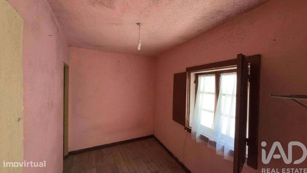Moradia em banda em Tabuaço de 350 m2
