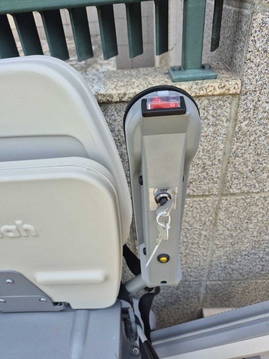 Cadeira elevatória Stannah de exterior completamente nova