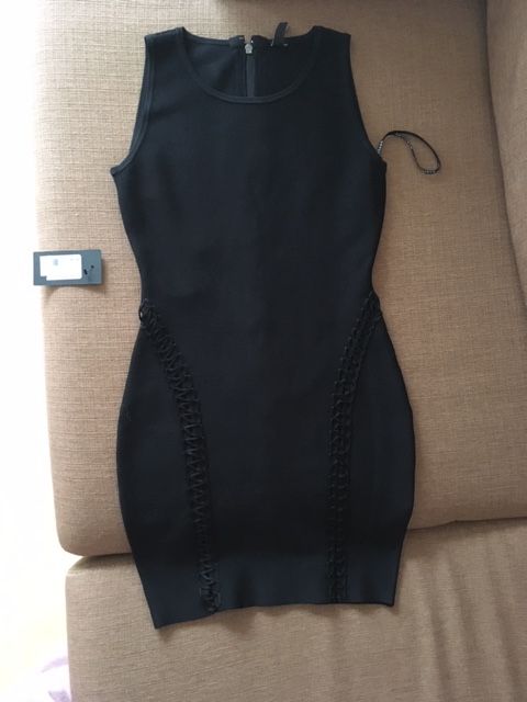 Sukienka czarna marki Marciano by Guess.