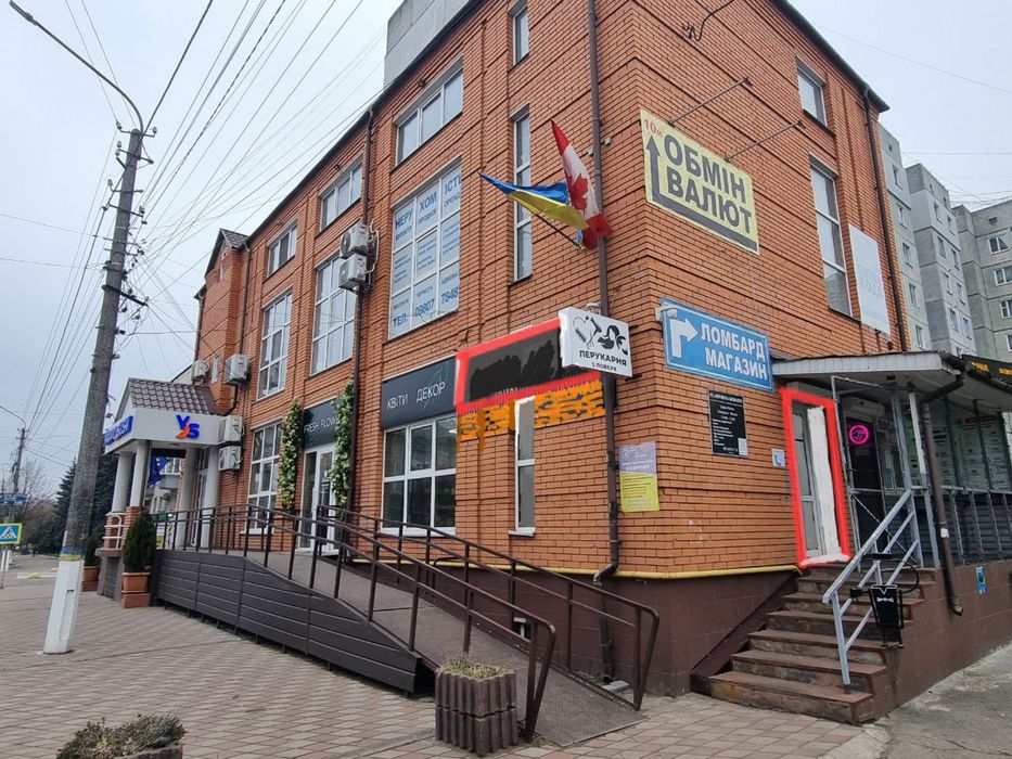 Оренда фасадного приміщення 50 м^2 у центрі Василькові — 2 входи!