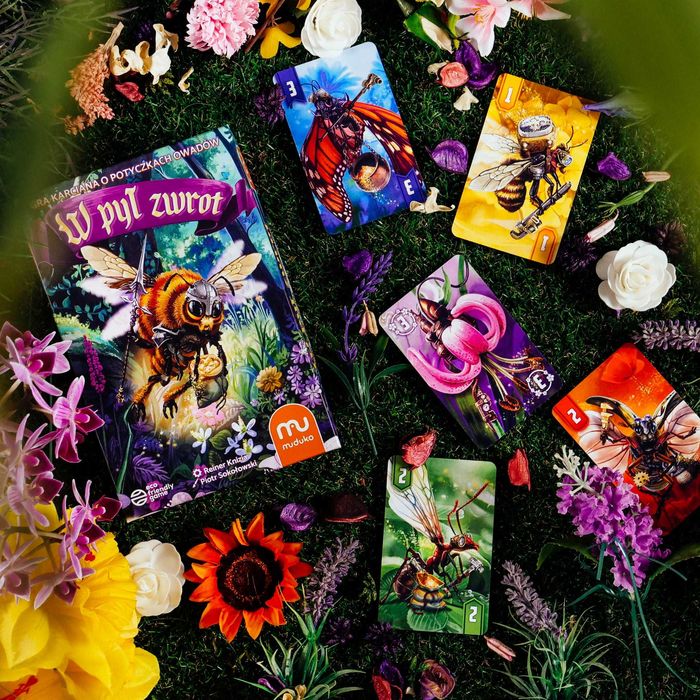 W pył Zwrot Taktyczna gra karciana gra rodzina tył