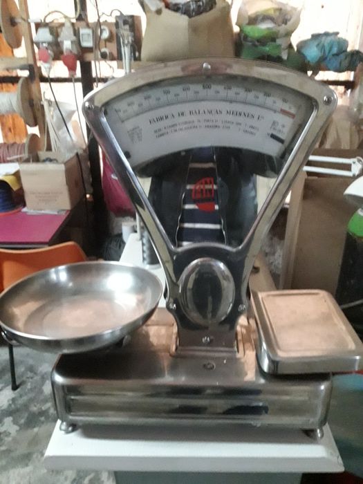 Balança de mercearia antiga64185631863810121
