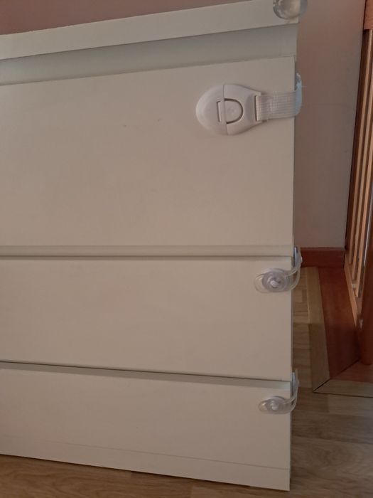 Cómoda Malm  3 gavetas