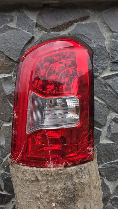 Санг йонг рекстон W задній ліхтар. РАБОЧИЙ