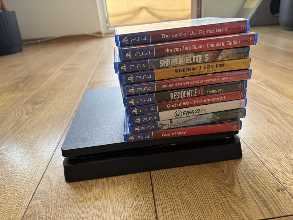 PlayStation 4 używana, chodzi jak nowa