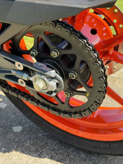 Mota KTM Duke 125 de 2023