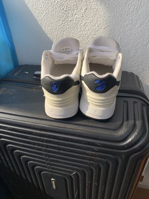 Ténis masculinos branco e preto