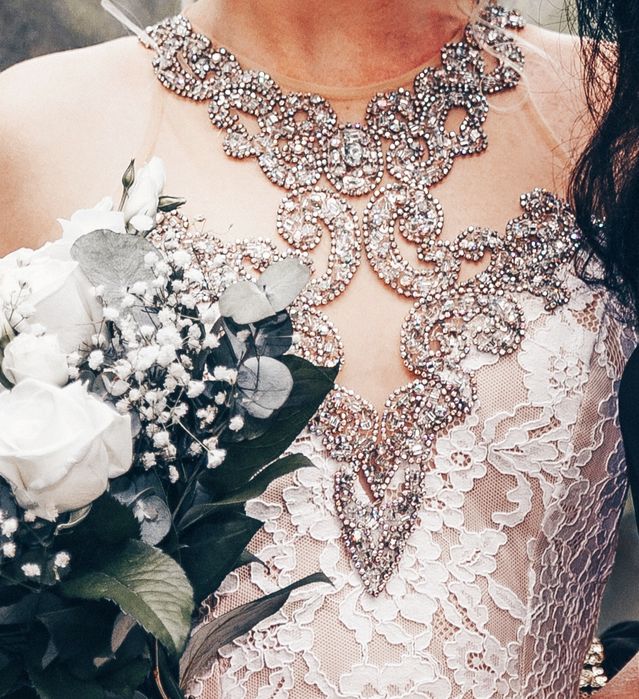 Продам весільну сукню