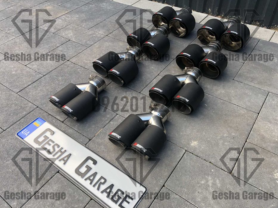 Насадка на вихлопну akrapovic акрапович ліва левая права правая карбон