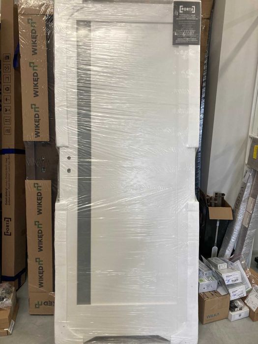 drzwi do łazienki białe