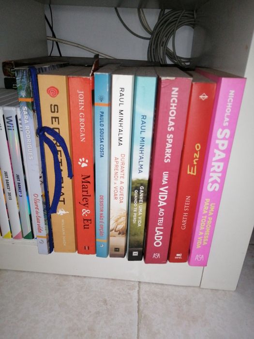 Vários livros de romance/sagas