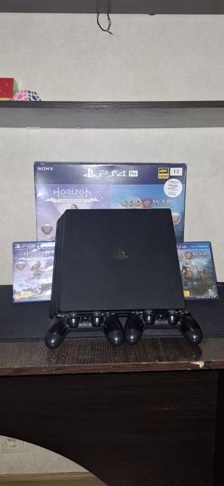 Продам SONY  PS 4 PRO.