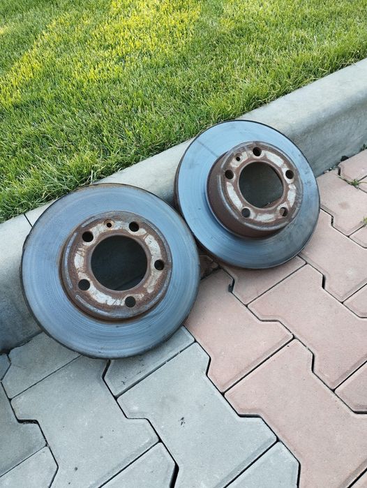 Передні гальмівні диски на Renault Master 3