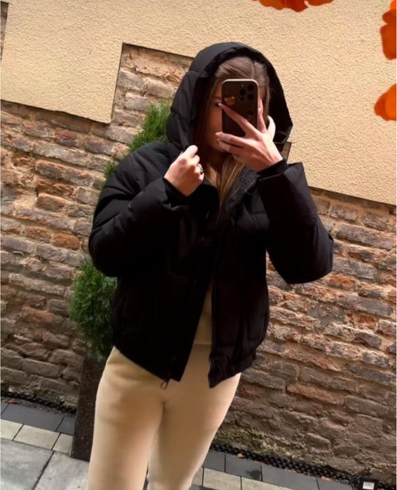 Куртка з капюшоном ,на блискавці