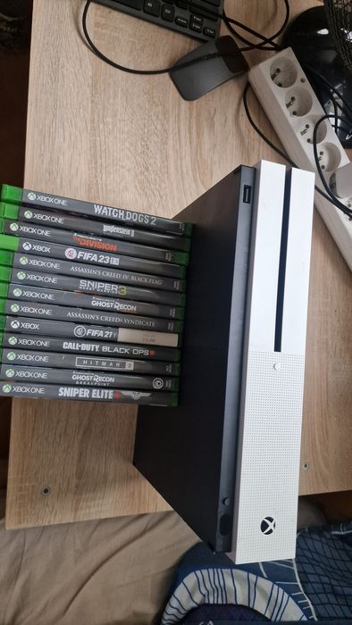 Sprzedam Xboxa one plus gry