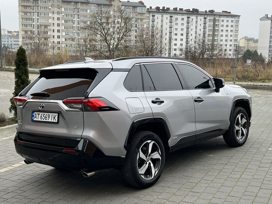 Toyota RAV4 PLUG-IN HYBRID авто продаж
