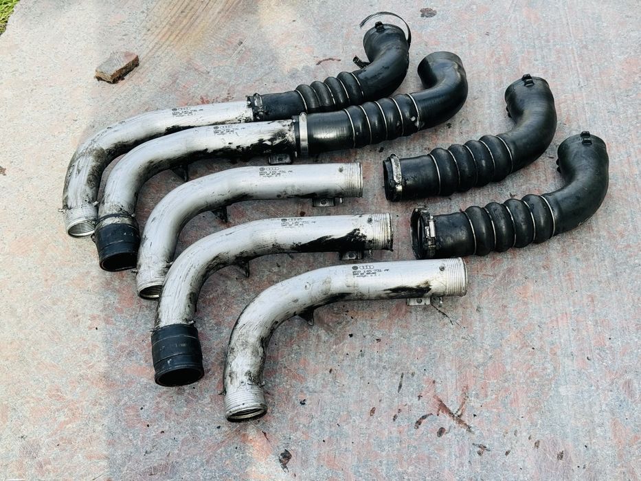 Патрубок інтеркулера 3.0 tdi Audi a6 c6 059145731 AK интеркулера 2.7