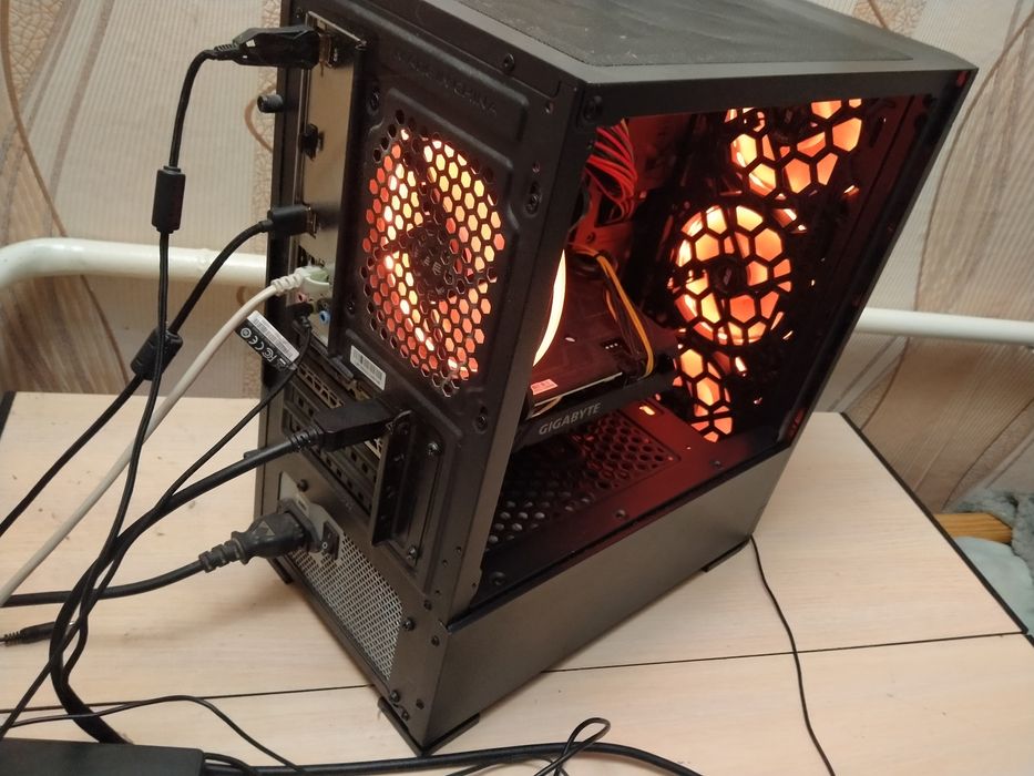 Продам ігровий ПК з монітором