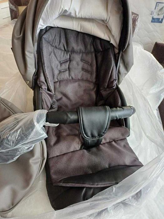 Продам дитячу коляску