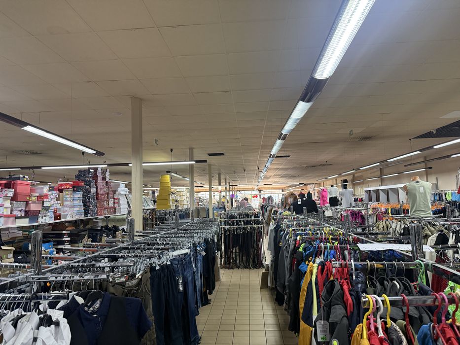 Lokal handlowy 1200 m² przy Lidlu – wynajem