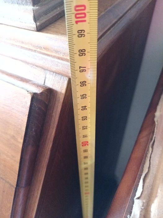 Escrivaninha em bom estado NOTA: NA FOTO FALTA 1 PRATELEIRA MAS EXISTE