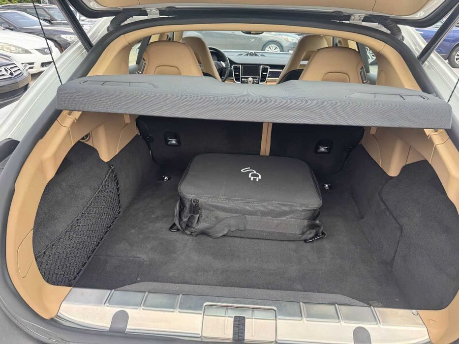 Porsche Panamera      2015