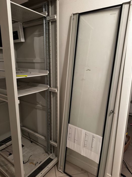 szafa rack Toten szer 60 cm gł 97 cm wys 197 cm (42U)