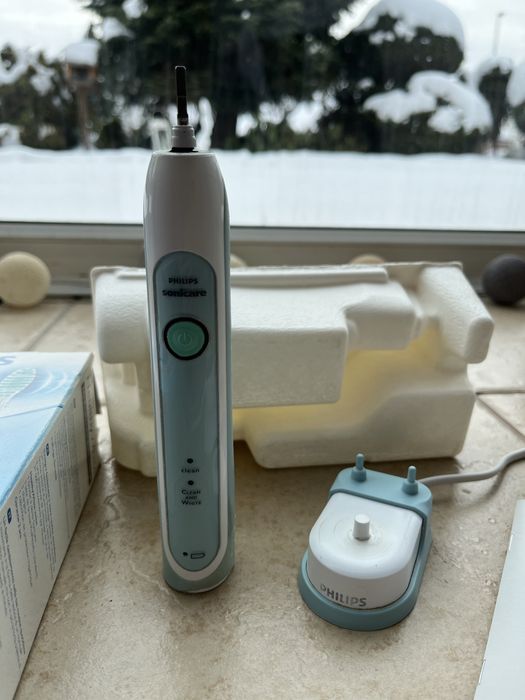 Philips szczoteczka Sonicare HX6710 uszkodzona i ładowarka HX6100
