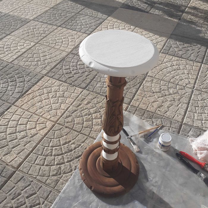 mesa de apoio pequena restaurada