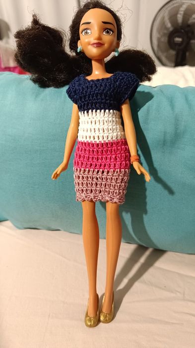Roupas de boneca de crochê