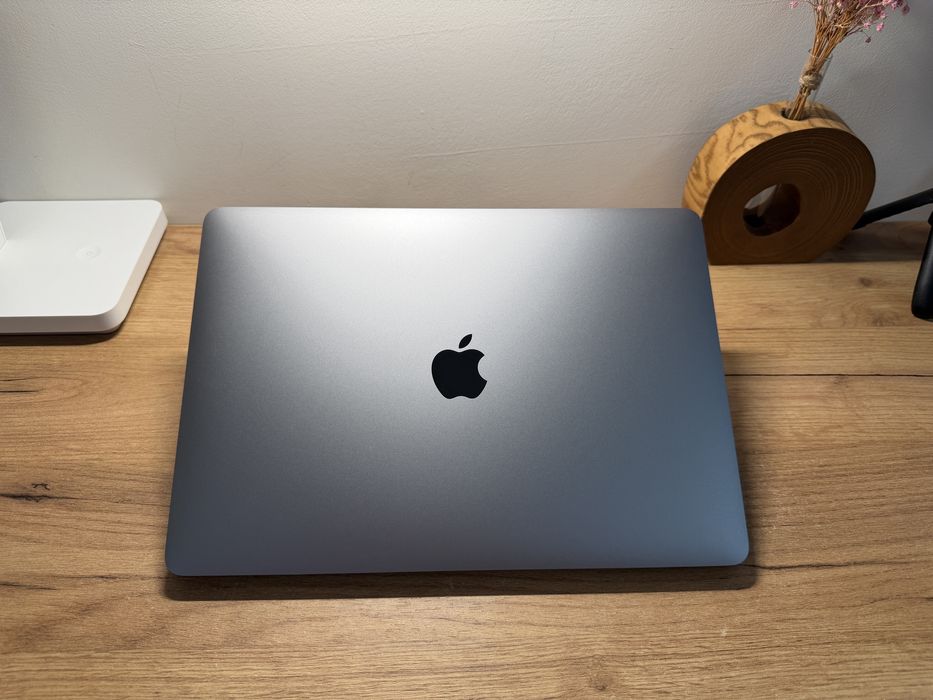 MacBook Pro 13 2020 M1 16GB RAM 512GB SSD 90%